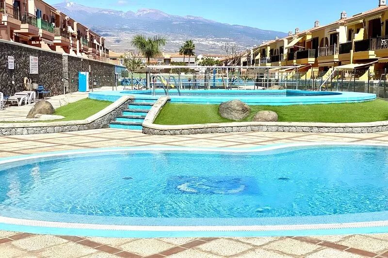 Apartment 2 Steps from the Sea with Air Conditioning, Relaxing Terrace and Pool