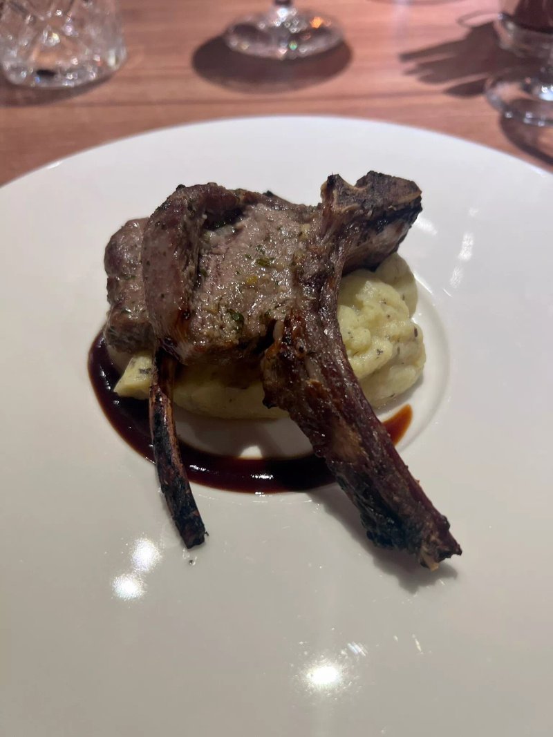 Deep restaurant