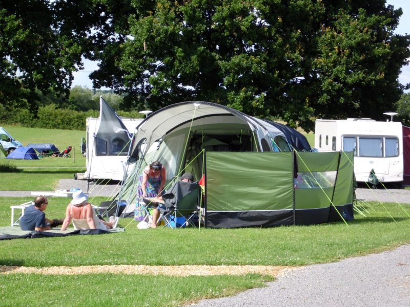 Three Oaks Wintersett Caravan & Camping Park