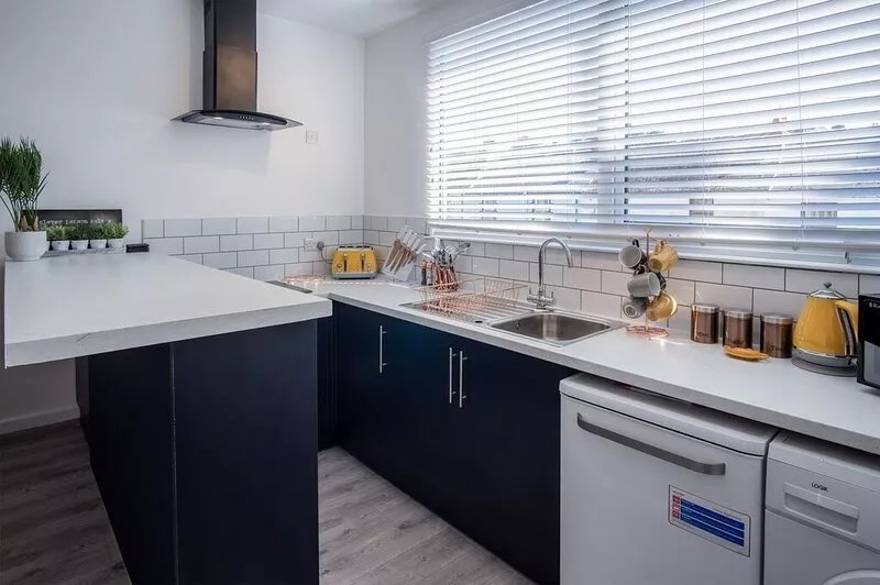 Ivy Cellar - 2 Bedroom Apartment - Tenby