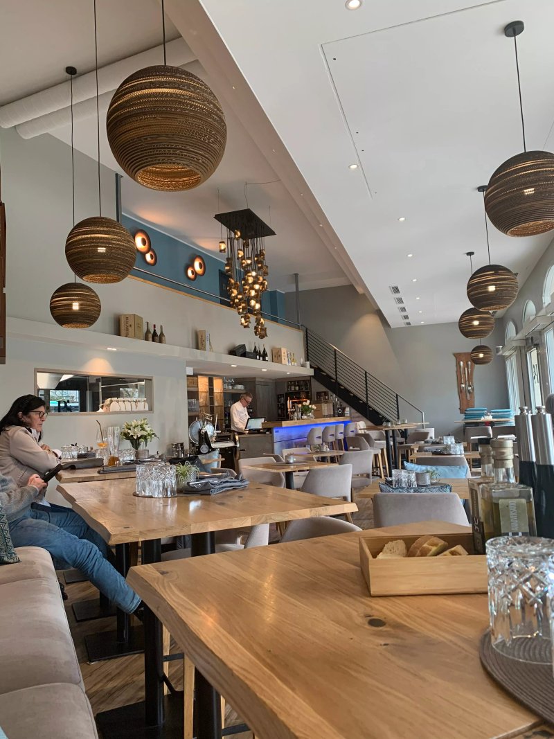 Petra's Food And Wine