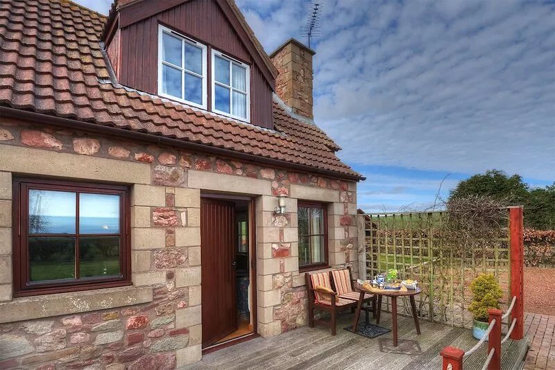 Stunning coastal location