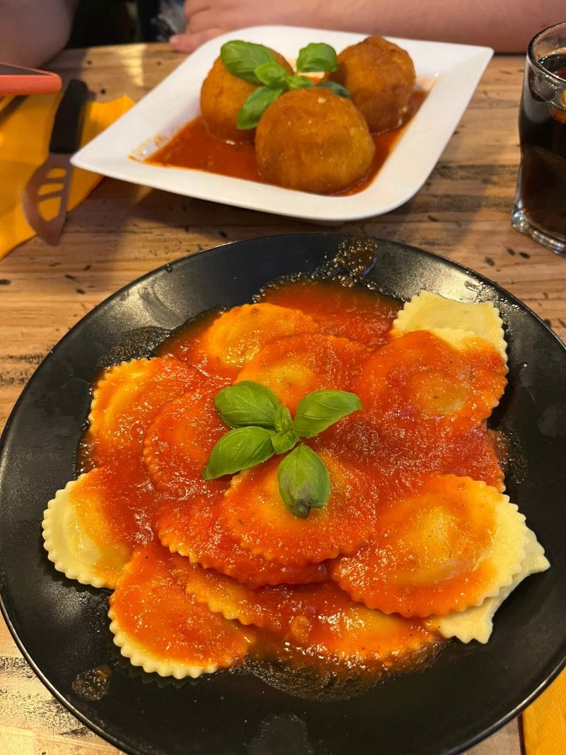 Mistral Pizza