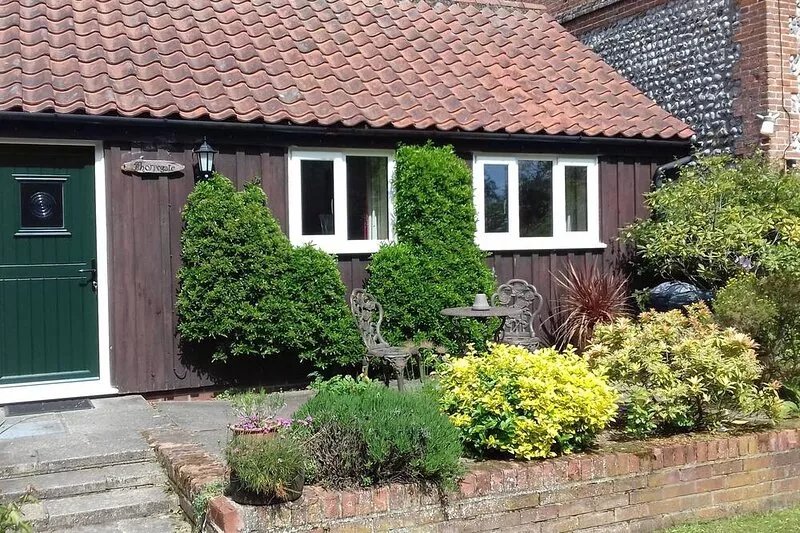 Thorpegate Cottage - Set Around An Old Farmyard In A Village Location