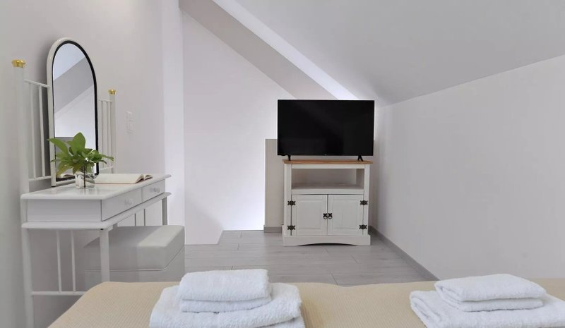Alekos Luxury Suites