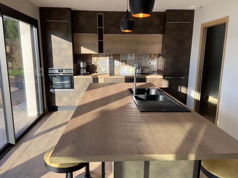 PLZ18 - magnificent house for 8, open heated pool