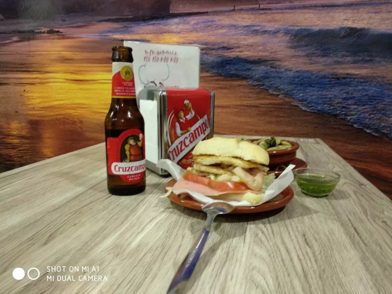 Burger Pio Pio Pao Pao