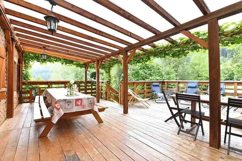 1840 house in the heart of nature, a haven of peace ideal for groups or families