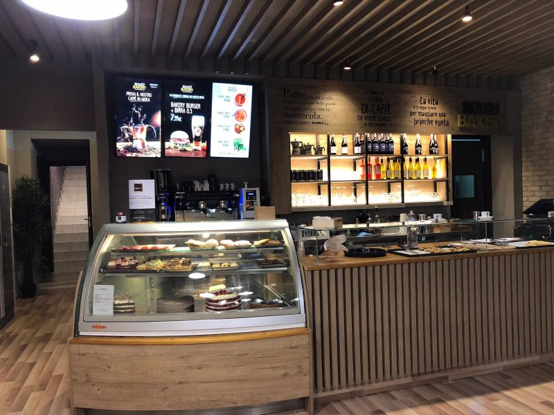 Di Lella Bakery