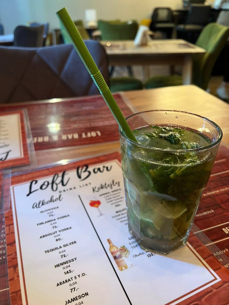 Loft Bar & Breakfast
