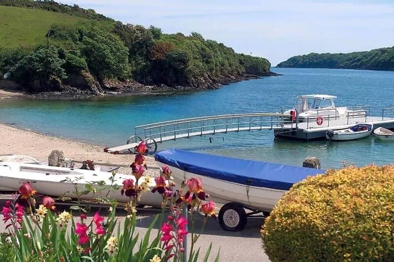 Tranquil Barn Conversion in Helford Passage, Nr Falmouth