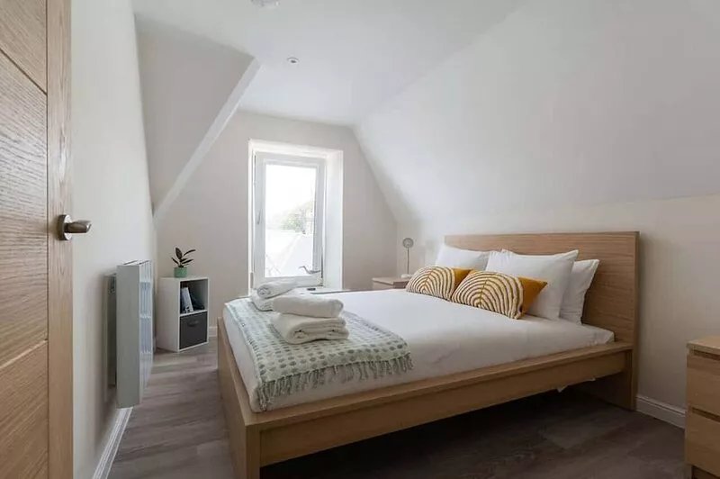Sea View Modern 1BR Apartment near to centre
