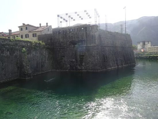 Bembo Bastion