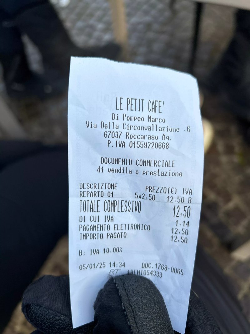 Le Petit Cafe