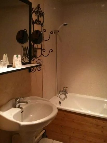 Sequoia Hotel