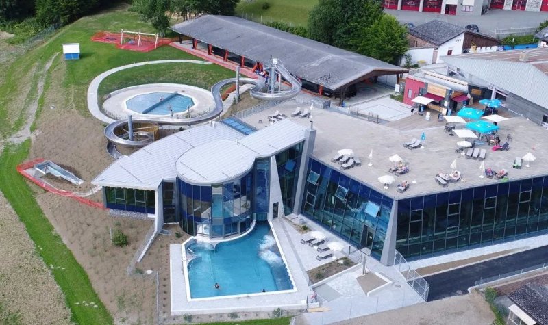 Piscine De Villars
