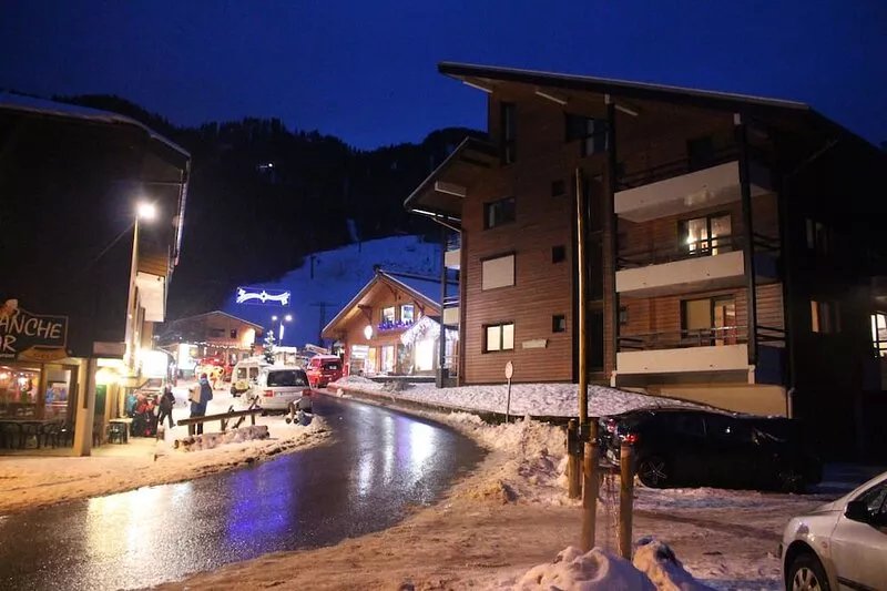 Spacious, family 3 bedroom duplex - only 50m from the ski slopes