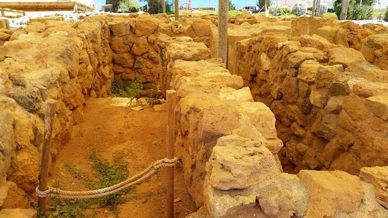Mionoan Manor Nirou Khani