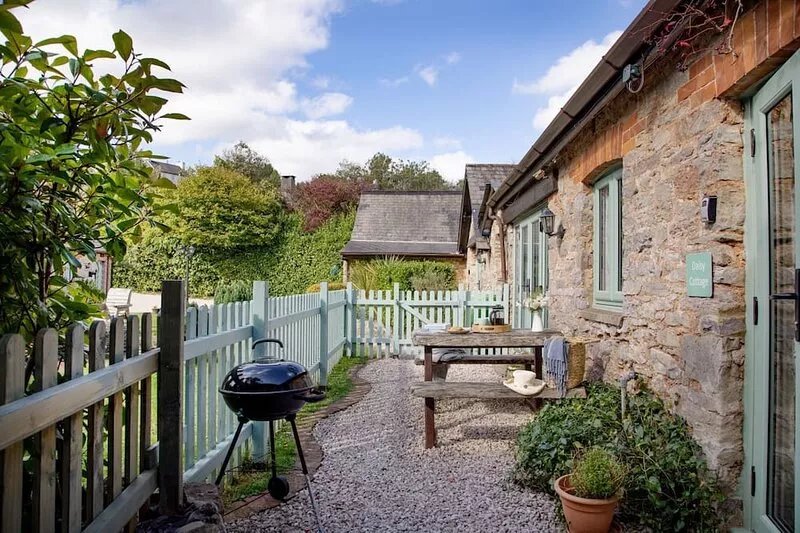 Daisy Cottage - Sleeps 4 guests in 2 bedrooms