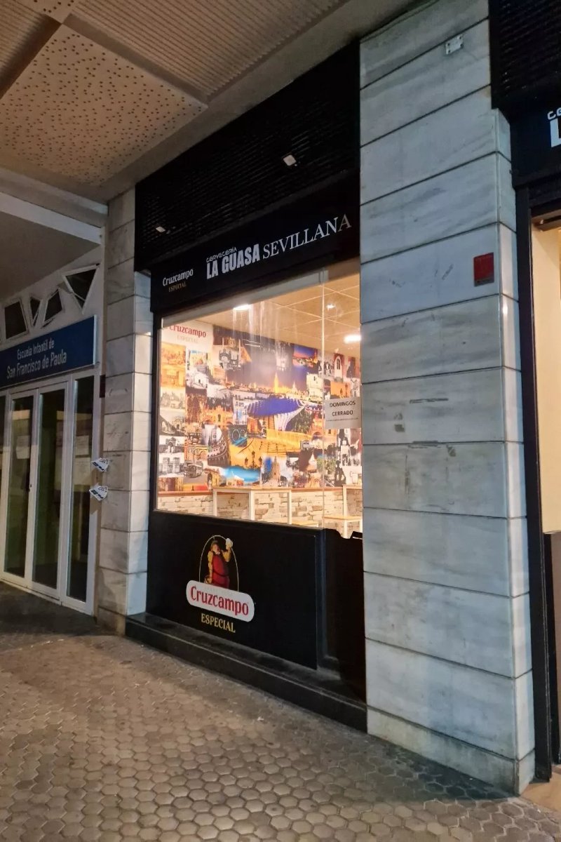 Cervecería La Guasa Sevillana.
