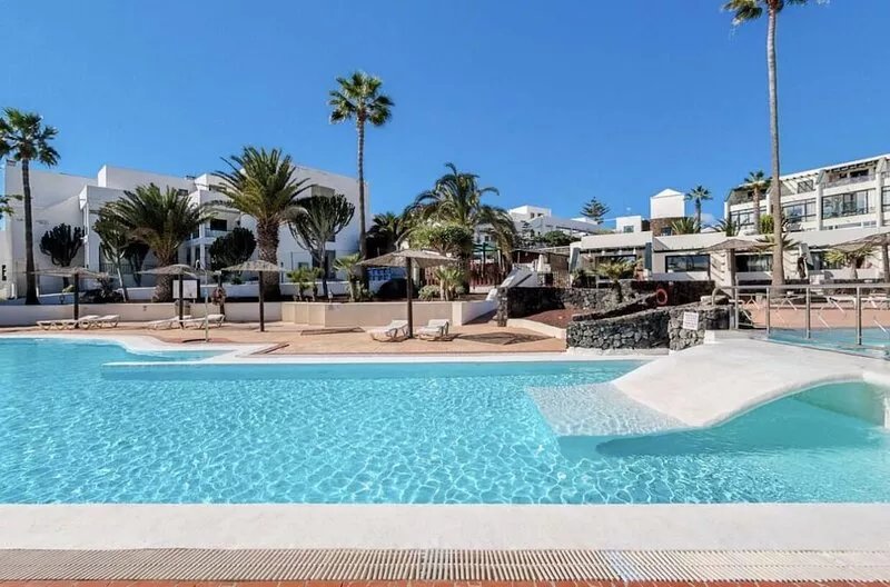 Charming Penthouse with Stunning Sea Views
