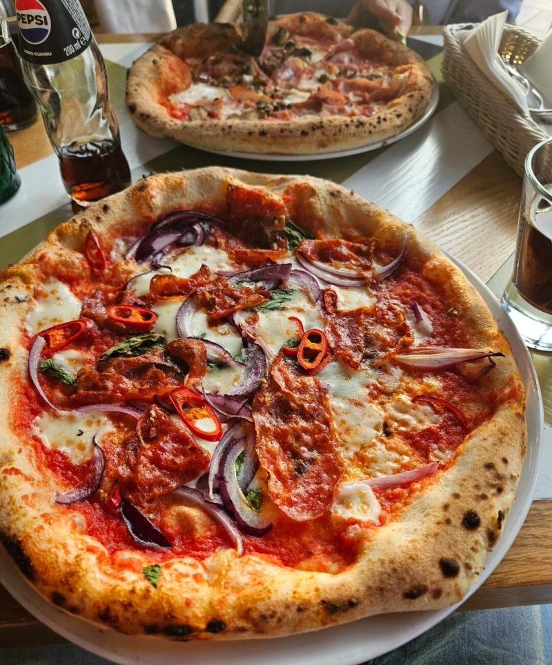 Patio Pizza & Prosecco