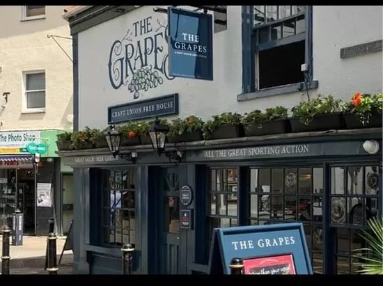 The Grapes, Falmouth