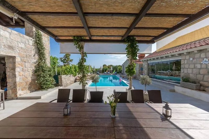 Villa Joe - newly renovated 1858 stone villa - heated pool