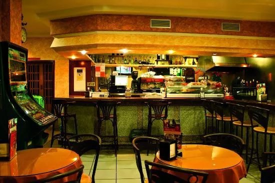Hostal Valdepeñas By Bossh Hotels