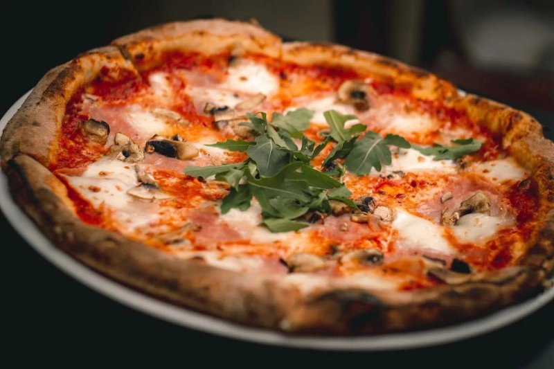 Naked Pizza & Wine