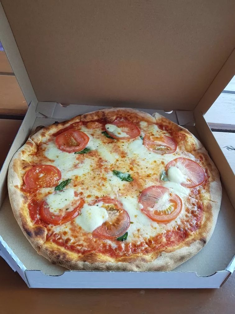 Pizza Tomato