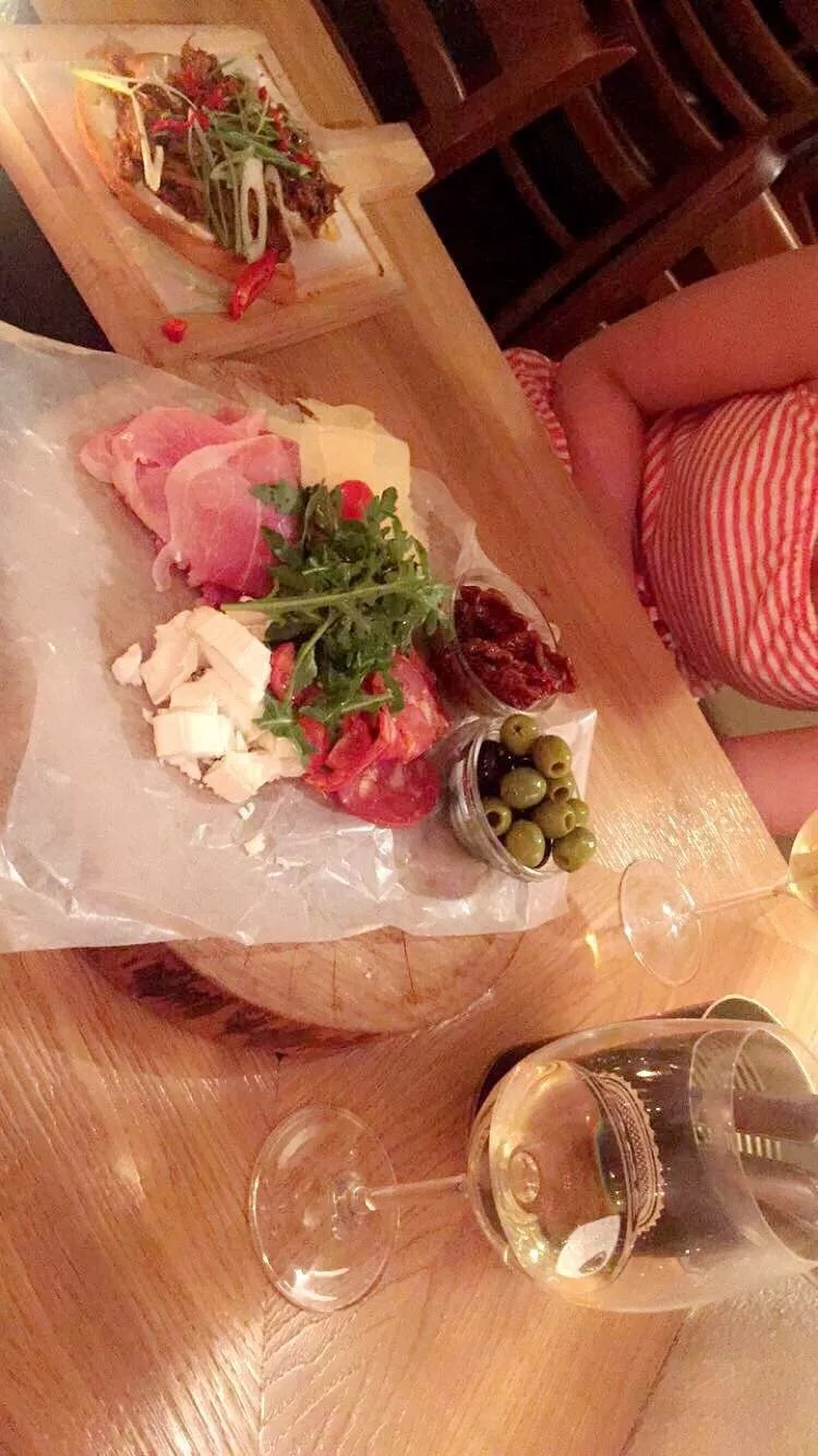 Fama Bar Restaurant