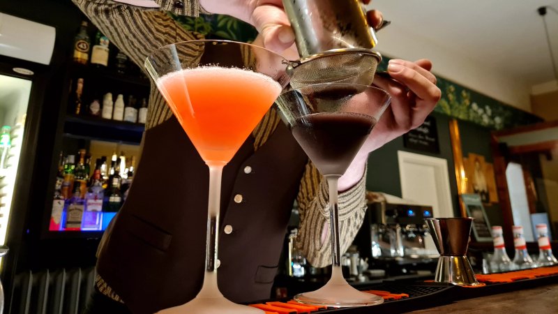 Mischbatt'rie - Bar Und Cafe
