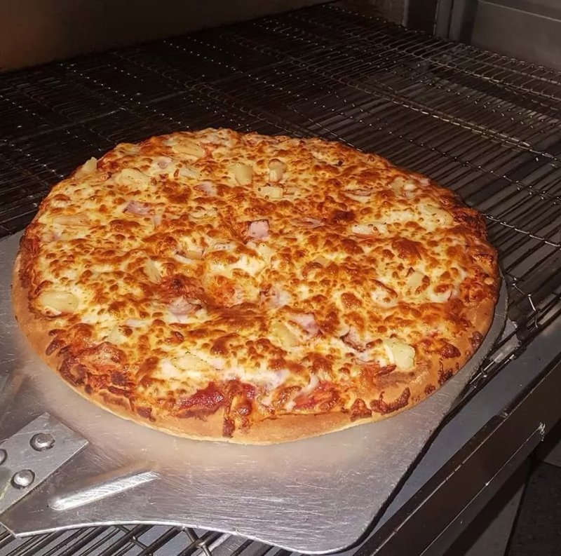 Charcoal Grill Thornbury kebab&pizza and all day breakfast