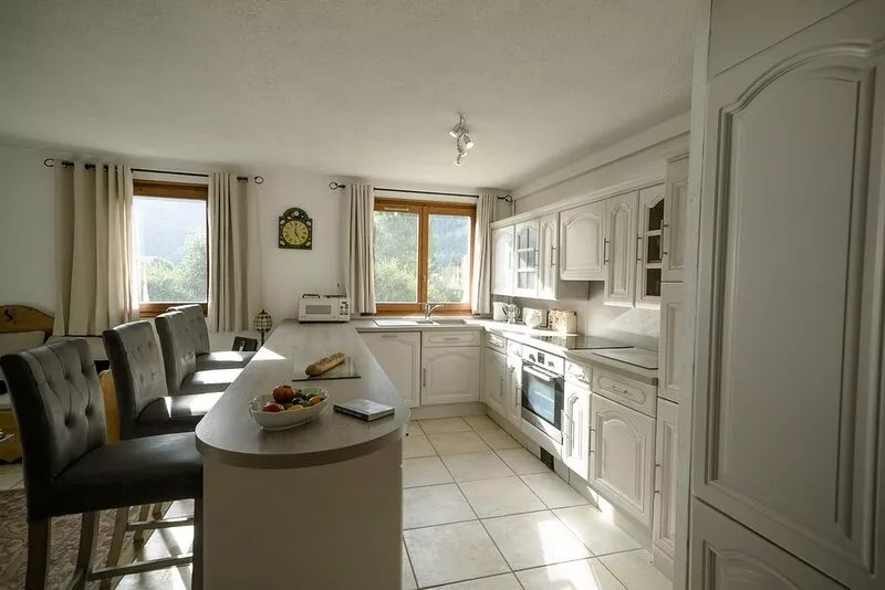 Lovely spacious 3 bedroom apartment with garden views of Mont Blanc and Les Drus