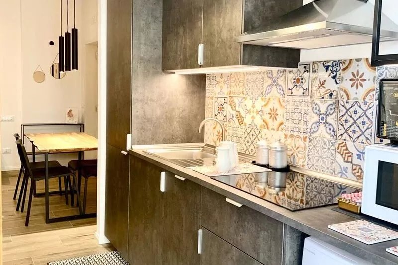 AMORE RENTALS - La Casetta di Anna with Air Conditioning and Wi-Fi