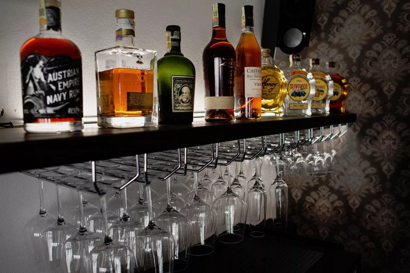 Vinny bar Regio