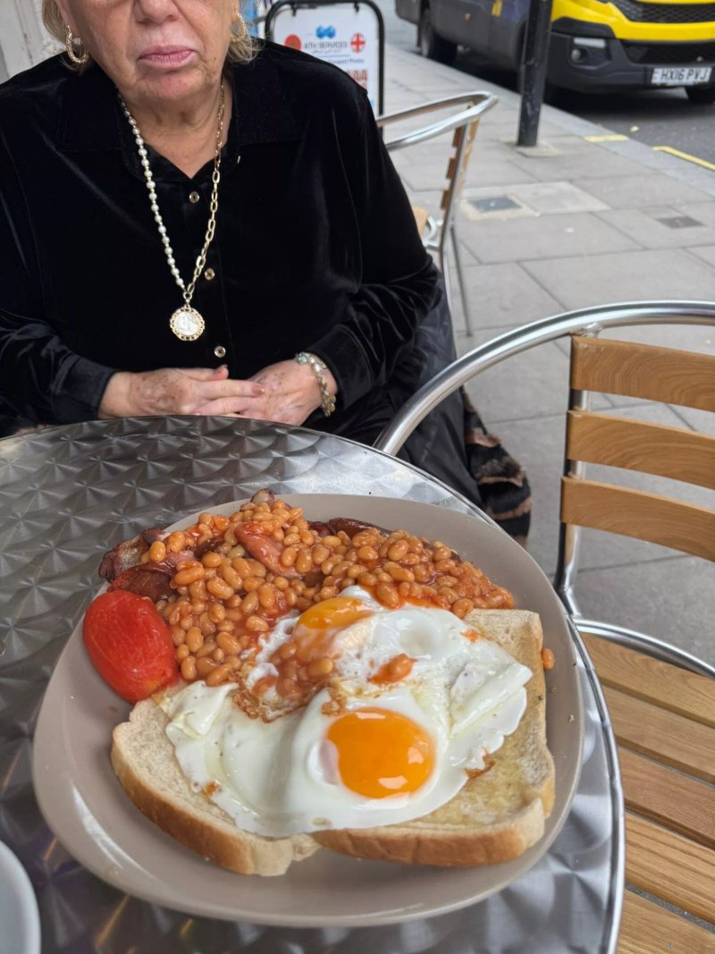 Lena's Cafe