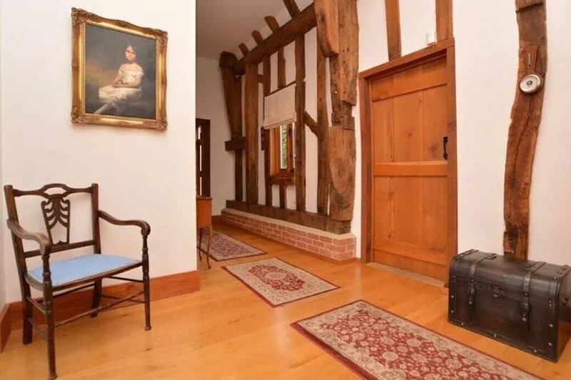 Luxurious Doves Barn with 8 person Hot tub near Needham Market, Suffolk
