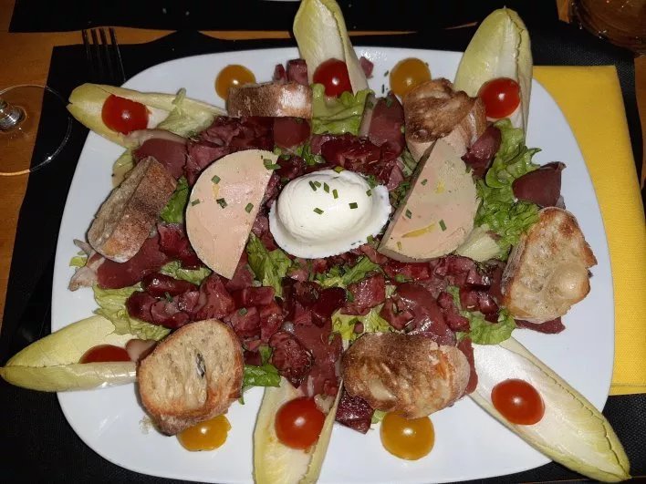 Bistro du Coin.... Du Bout de la Rue.... Du Bout de la Place