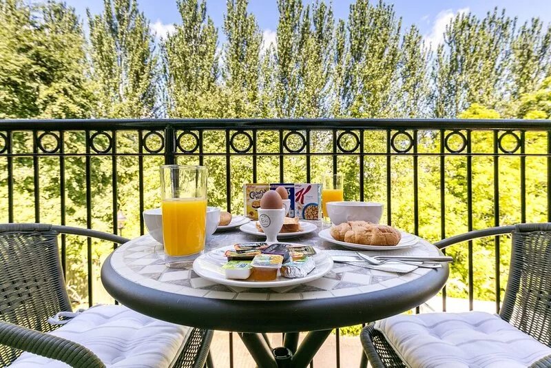 Titanic view luxury apartment Belfast in the leafy castle view area of Belfast