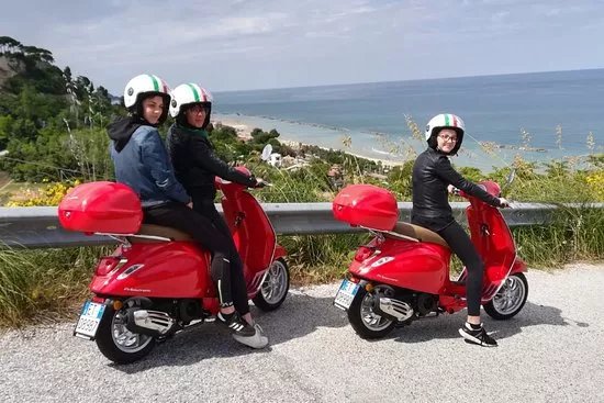 Vespa Tour Marche