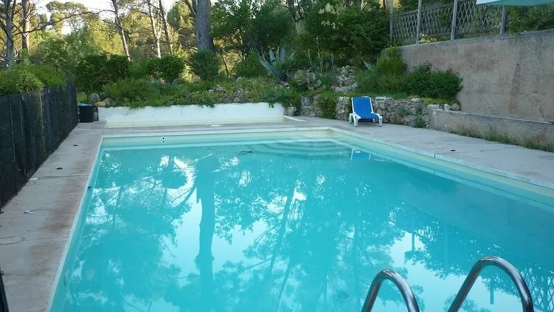 15 mins from Cassis, apartment in a Provencal country house