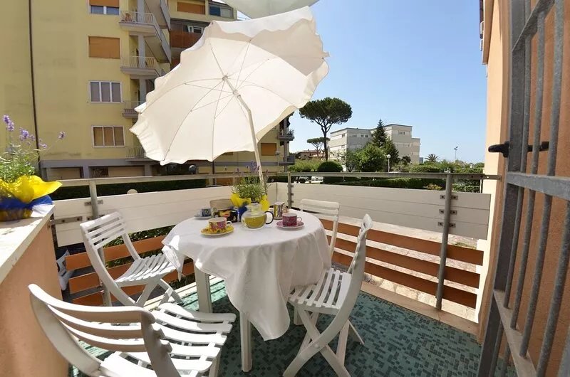 Apartment in Viareggio with 2 bedrooms sleeps 6