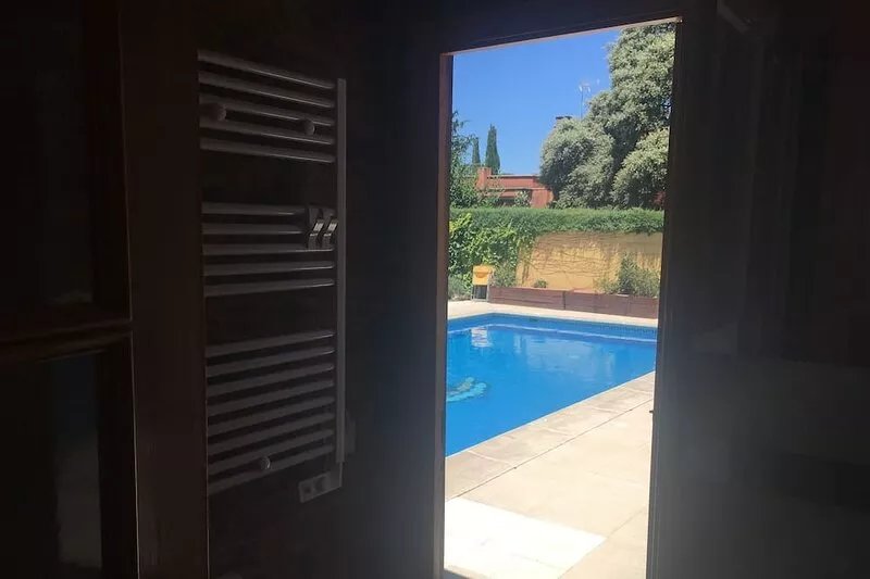 BEAUTIFUL SUITE ROOM WITH SEPARATE BATHROOM