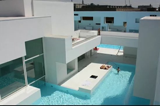 Les Bains des Docks