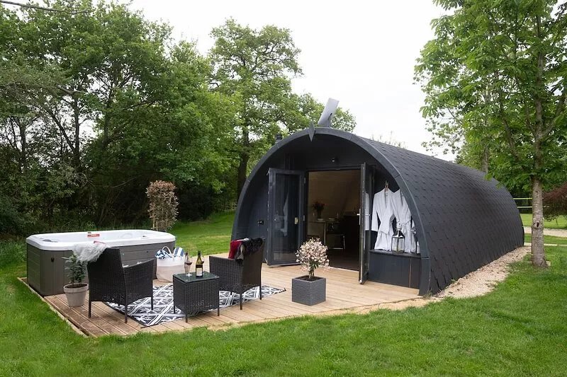 Luxury Glamping in The Cotswolds at Foxes Den