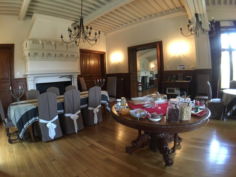 Chateau Tout Y Fault