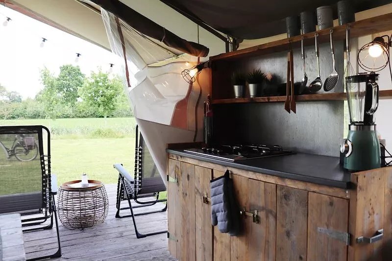 2 Luxury glamor safari tents next to eachother