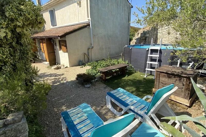 House 7 minutes from Sommières with quiet pool